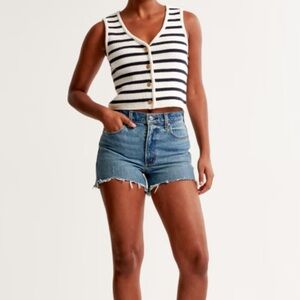 Abercrombie & Fitch The Mom Short High Rise Jean Shorts